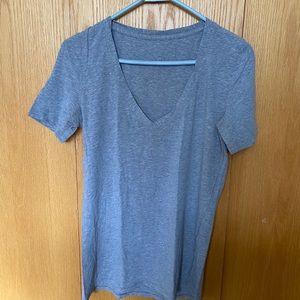 Lululemon basic V-neck short sleeve t-shirt